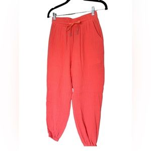 Elan. Elastic waistband jogger. Color Coral. Size M.
